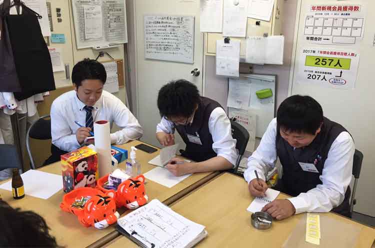 考えることも仕事！お客様に喜んでもらえるアイデアは常に募集中です。