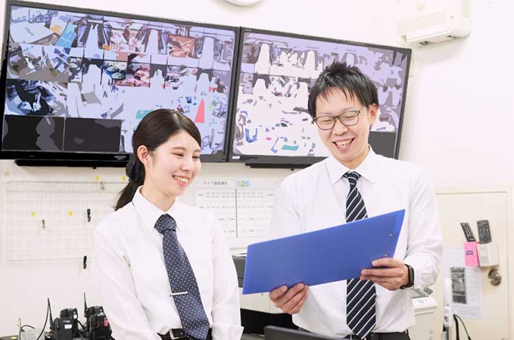 ＜充実したキャリア＞
入社2年目に次職位への昇格にチャレンジ。20代からマネジメントを実践的に学び、ストアマネジャー、本部の専門職、経営幹部など様々なキャリアアップを目指せます。