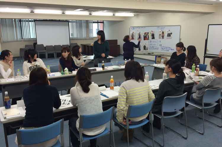 女性社員だけのサービス企画会議も実施。鋭い目線からの提案は男性社員の刺激に！