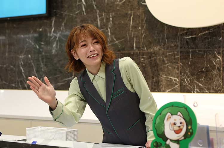 スマイル全開！お客様に楽しい時間をご提供！！